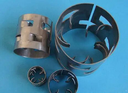 Comparison between plastic packing and metal packing